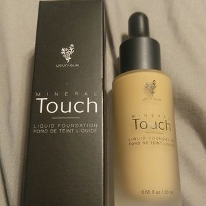 Younique mineral touch liquid foundation